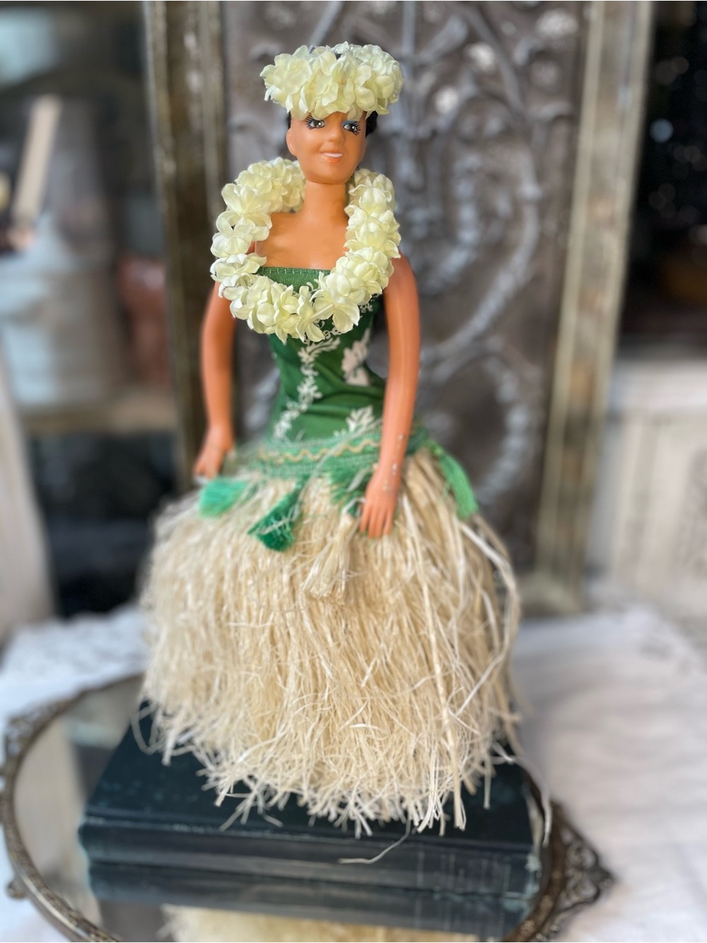Vintage musical hula girl figurine